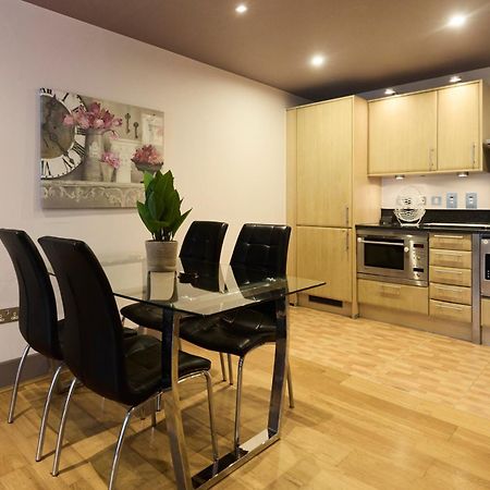 The Vauxhall Hideout - Comfy 2Bdr Flat With Balcony 런던 외부 사진