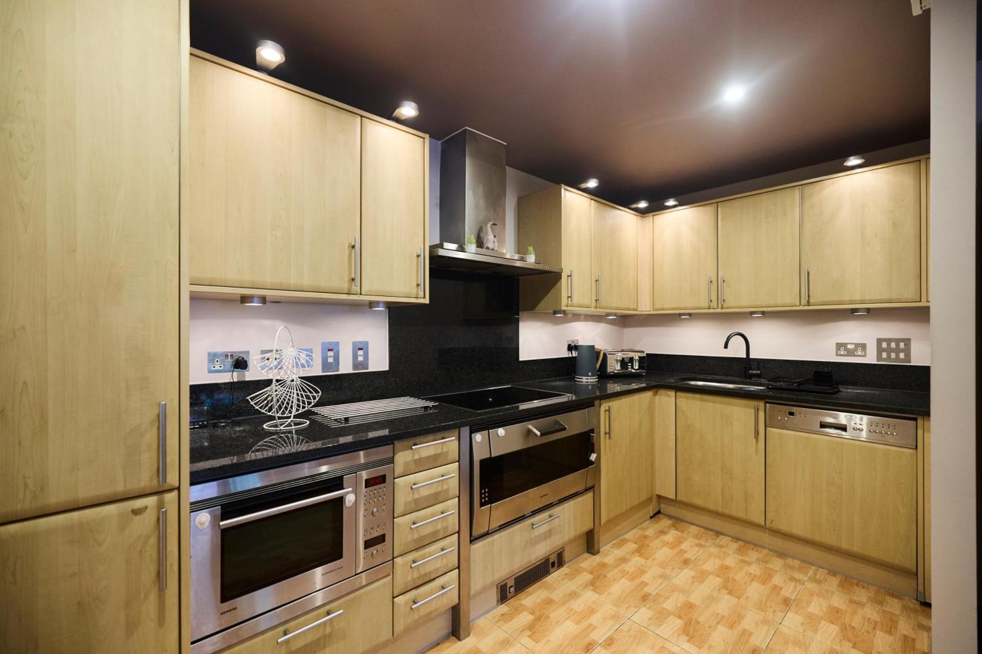 The Vauxhall Hideout - Comfy 2Bdr Flat With Balcony 런던 외부 사진