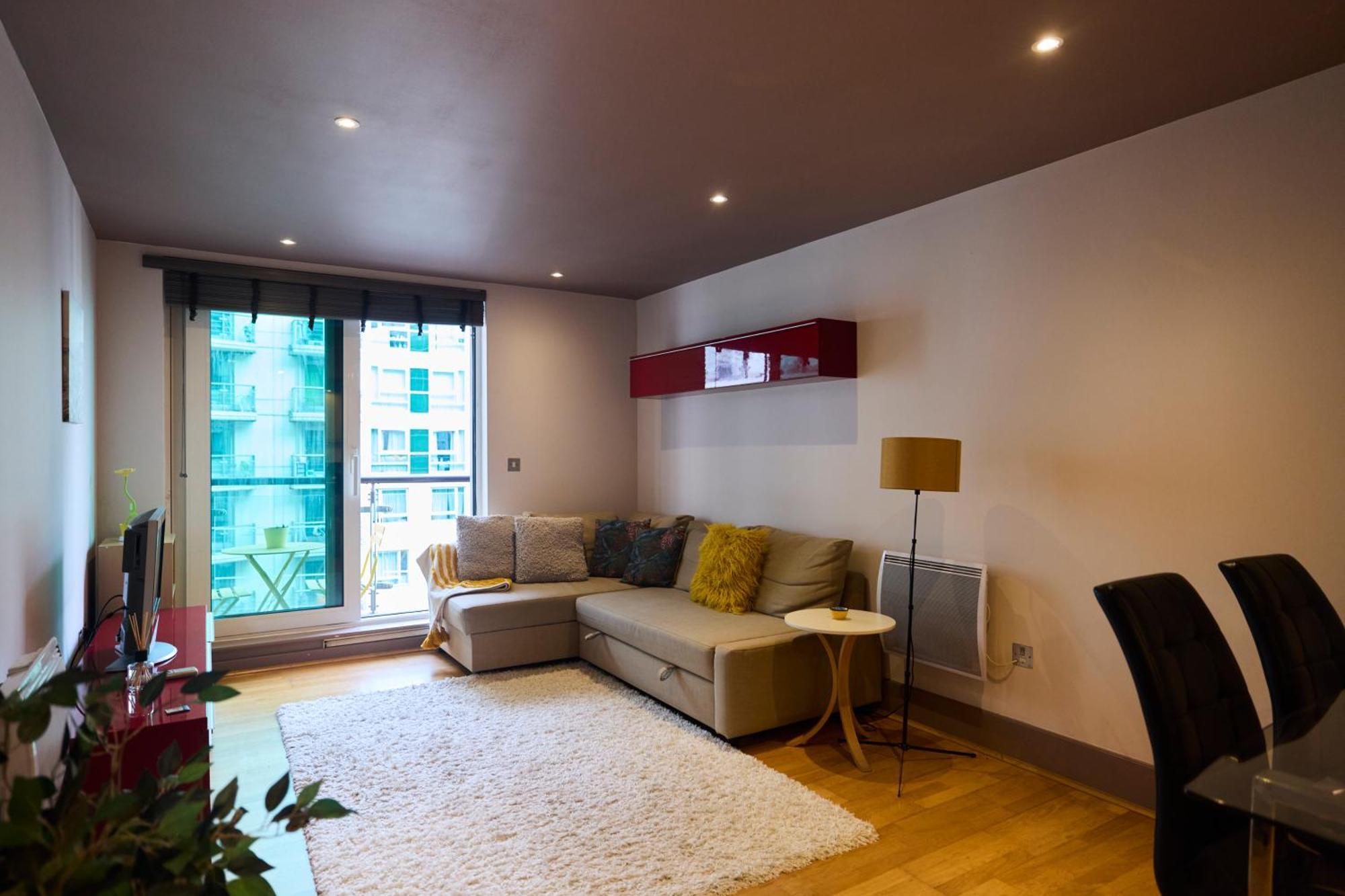 The Vauxhall Hideout - Comfy 2Bdr Flat With Balcony 런던 외부 사진