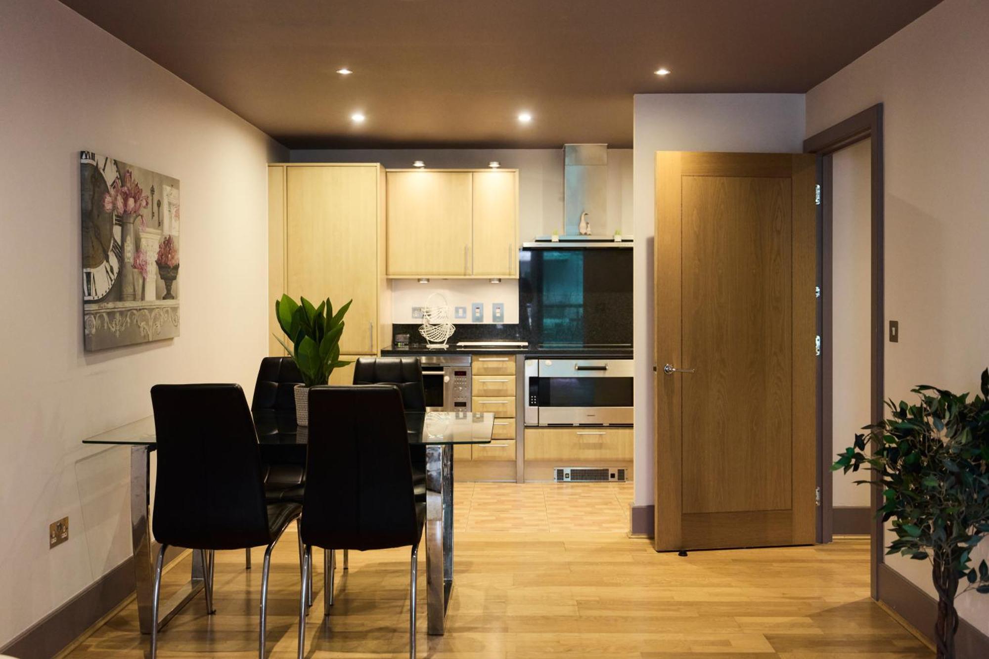 The Vauxhall Hideout - Comfy 2Bdr Flat With Balcony 런던 외부 사진