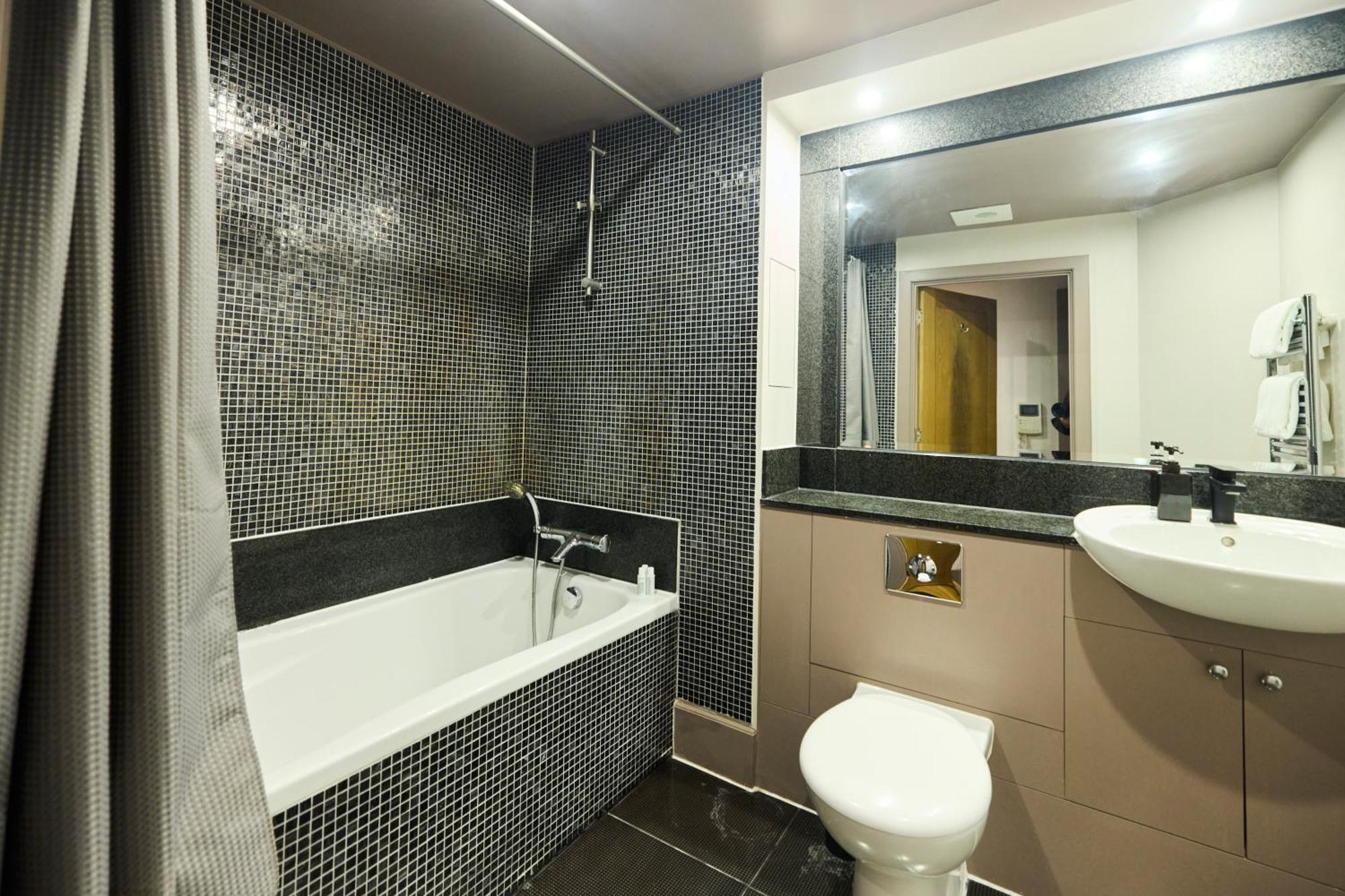 The Vauxhall Hideout - Comfy 2Bdr Flat With Balcony 런던 외부 사진