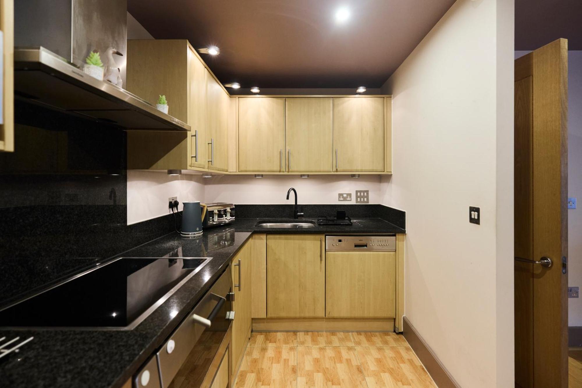 The Vauxhall Hideout - Comfy 2Bdr Flat With Balcony 런던 외부 사진